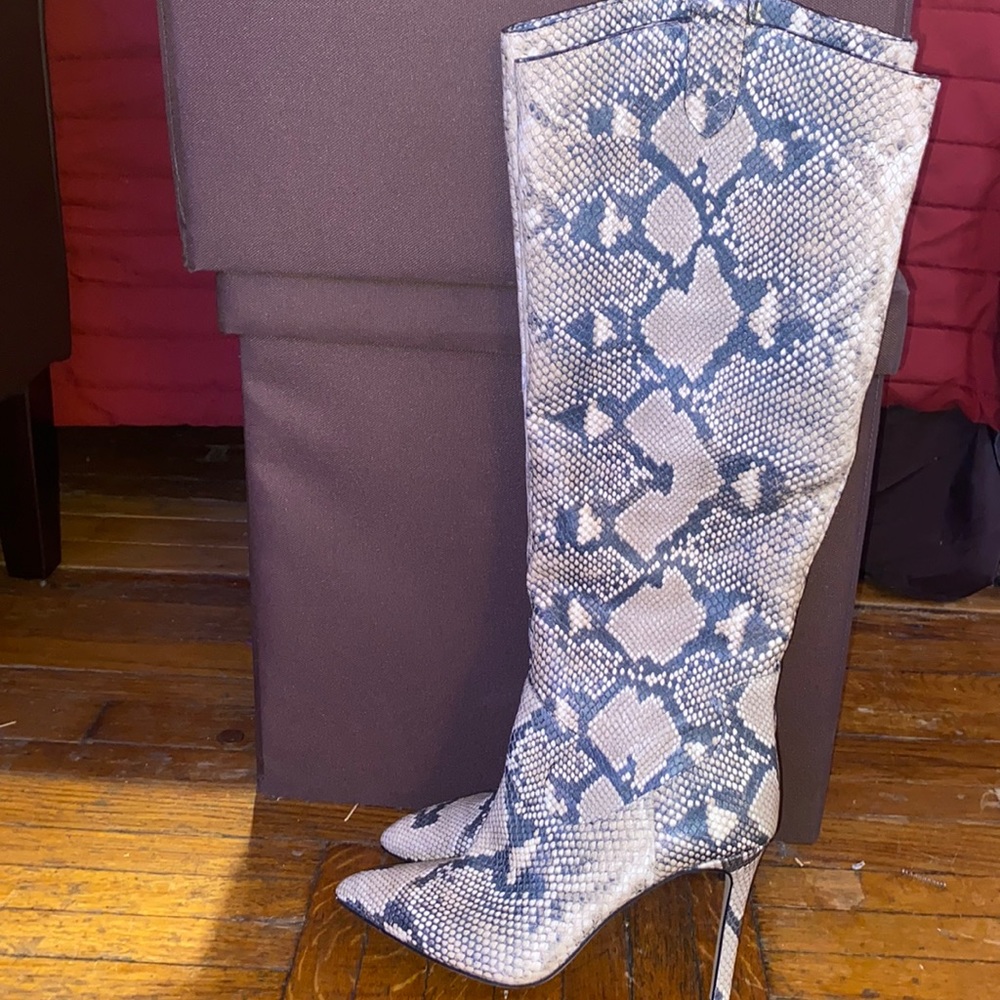 Brand new Vince Camuto snakeskin boots